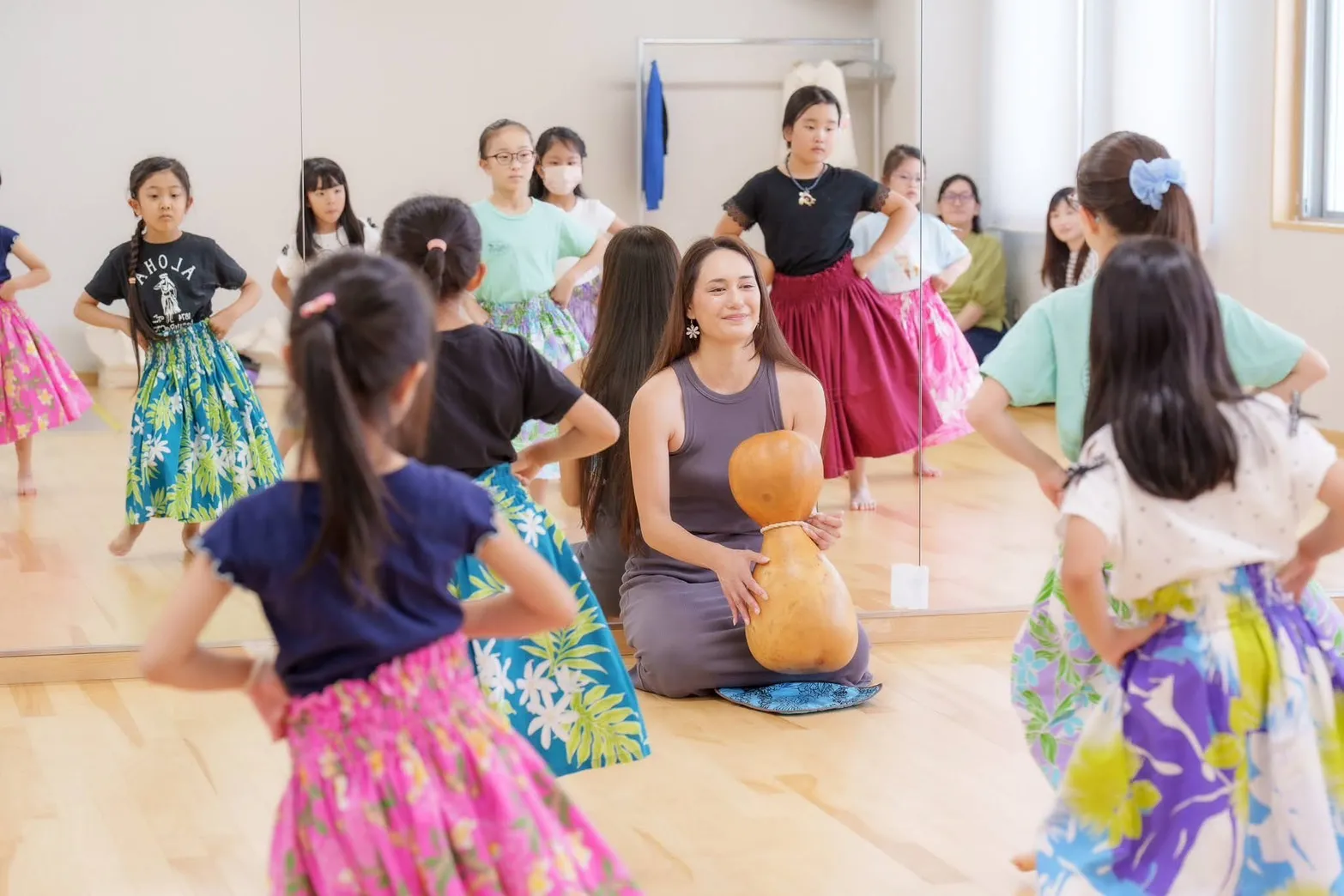 Hālau Kalei Puamelia Kaluheaのレッスンの様子