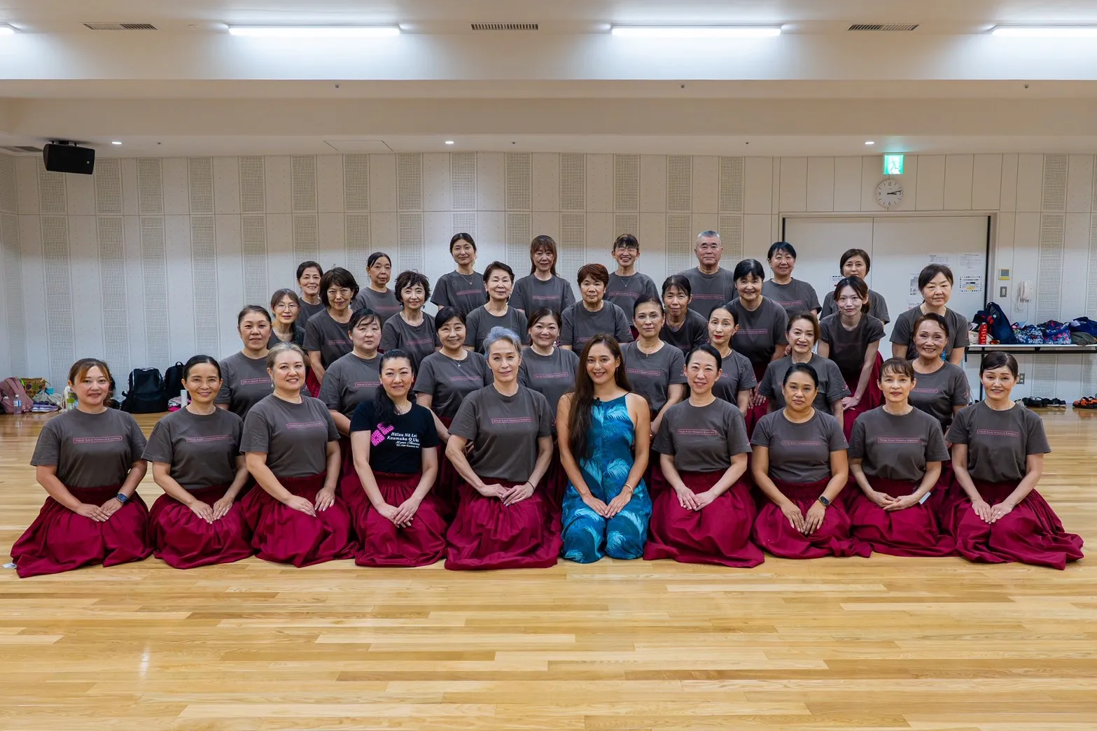 Hālau Kalei Puamelia Kaluheaのメンバー集合写真